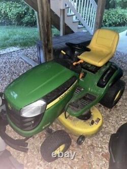 John Deere E130 Riding Lawn Mower (Lightly Used) 42 Inch Blade, Bagger Included
